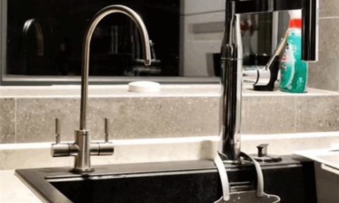 水土不服怎么辦？全屋凈水定制專家為你解答